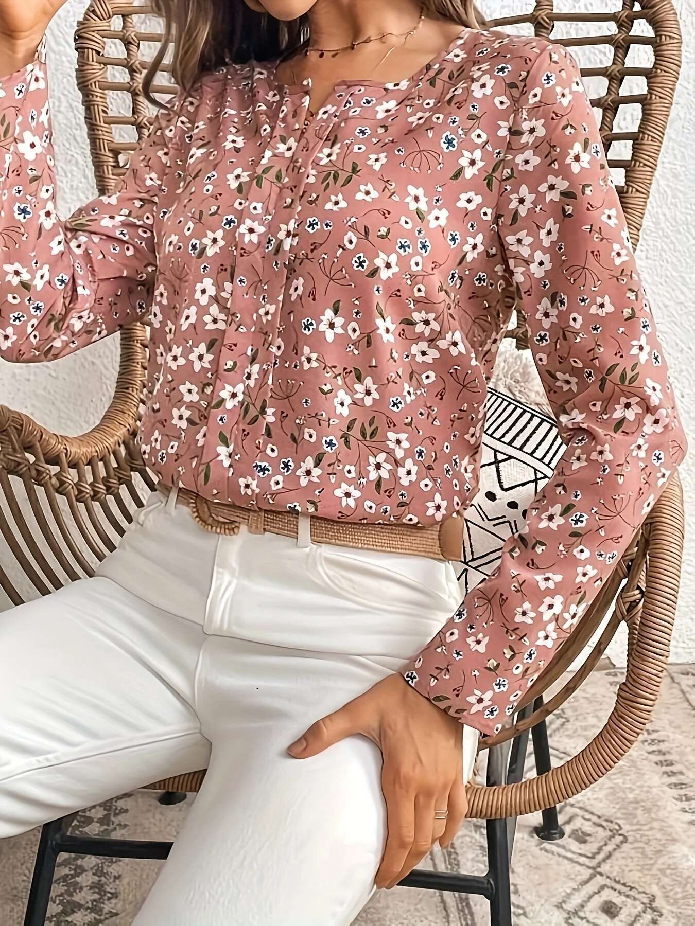 Spring Summer Women's Round Neck Long-Sleeved Casual Shirts, Light And Fashionable, Suitable For Everyday Wear