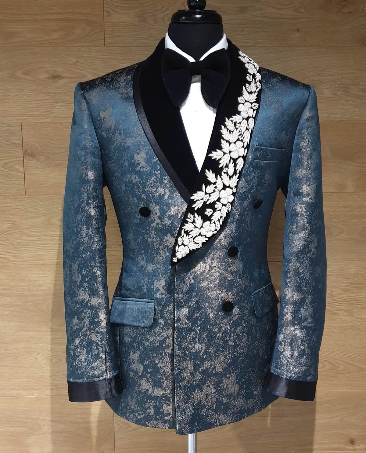 Men Suits Tailor-Made One Piece Suit Tuxedos Elegant Shawl Lapel Jacquard Groom Blazer Double Breasted Only Coat Prom Evening Party Formal Occasion Cu