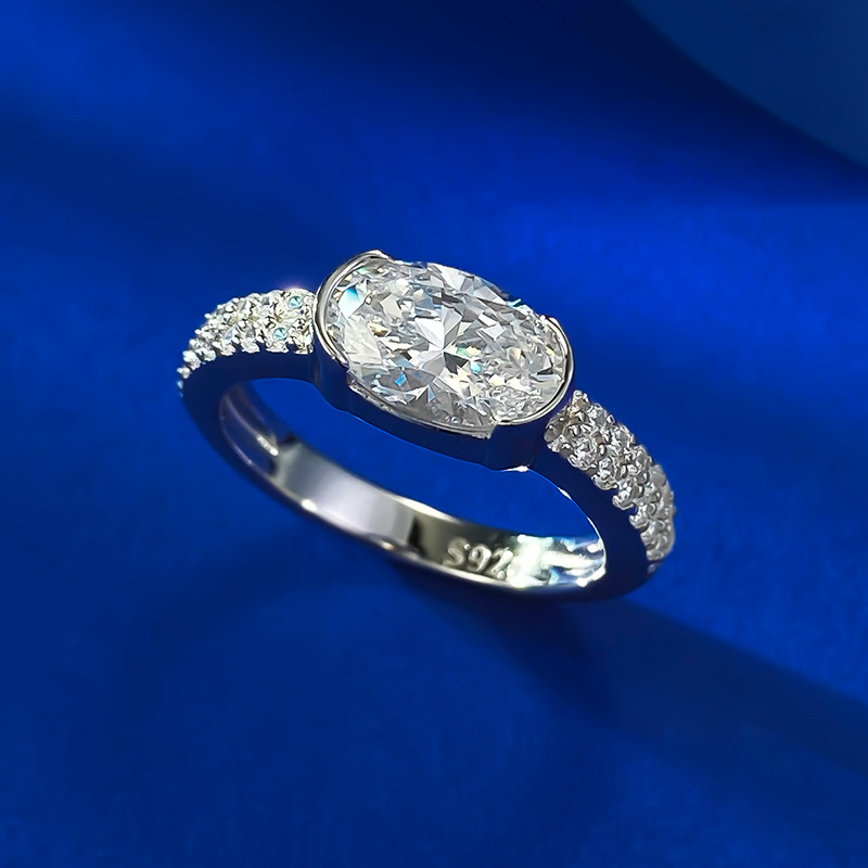 2025 Ins Top Sell Wedding Rings Luxury Jewelry Handmade Soild 925 Sterling Silver Oval Cut White Moissanite Diamond Gemtstones Party Promise Women Ban