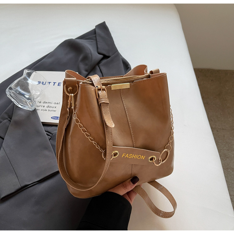 Summer New Chain Leisure Bag Solid Color 2025 Fashion Designer Trend Commuting Bucket Bag Women s Crossbody Bag Mini Handbag Wallet Storage Bag