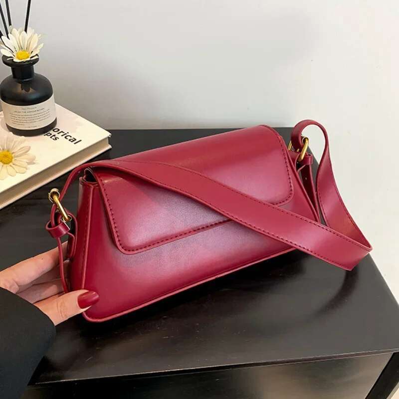 Retro Solid Color Shoulder Bags For Women 2025 Winter PU Leather Lady Underarm Bag Vintage Handbags And Purse