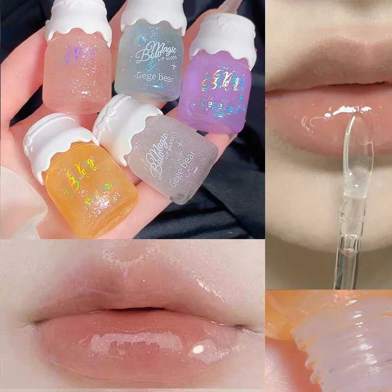 Butterfly shaped milk can moisturize and nourish the mirror with a shimmer and full lip glossXJ250312