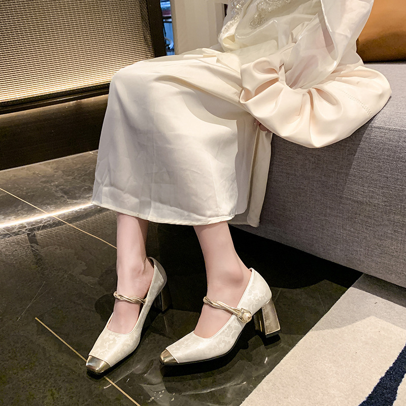 2025 Spring and Summer Chinese Style Square Head Design Fashionable Shallow Mouth Casual Coarse High Heel Versatile Fashion Daily Single Shoes for Wom