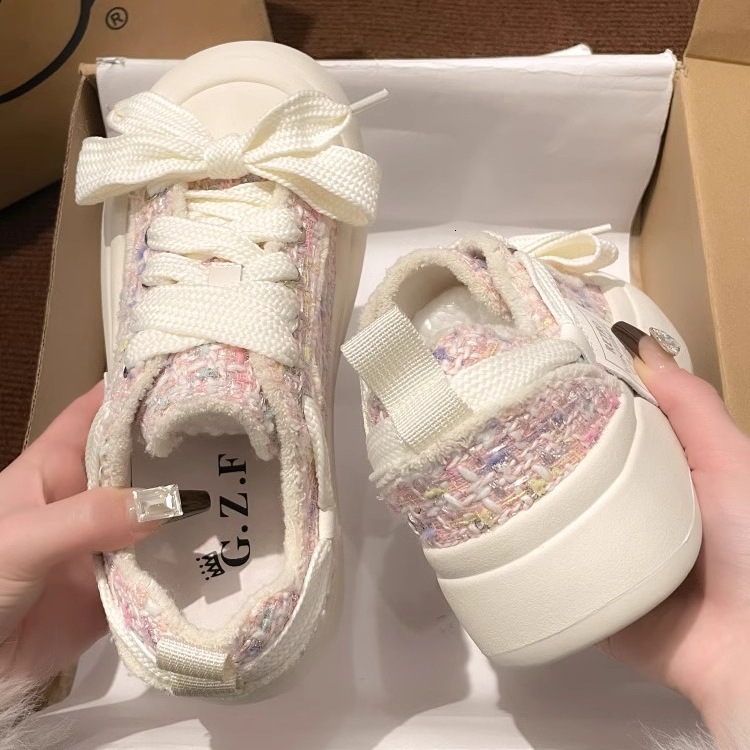 Small White Women S High End Skateboard Shoes With Niche Style Outdoor Design Multifunctional Thick Sole Big Head Bread 2025 Spring New Fashionable Sk