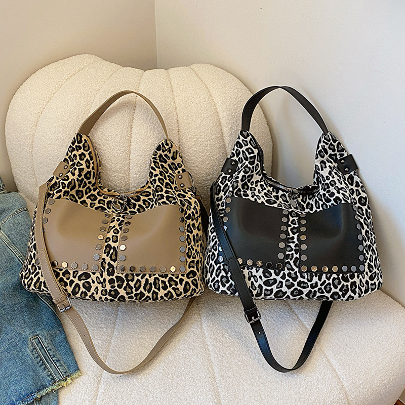 Women s Leopard Print Large Capacity Storage Bag Fashion Designer Trendy Handbag 2025 New Casual Single Shoulder Cross Armpit Bag Wallet Makeup Storag