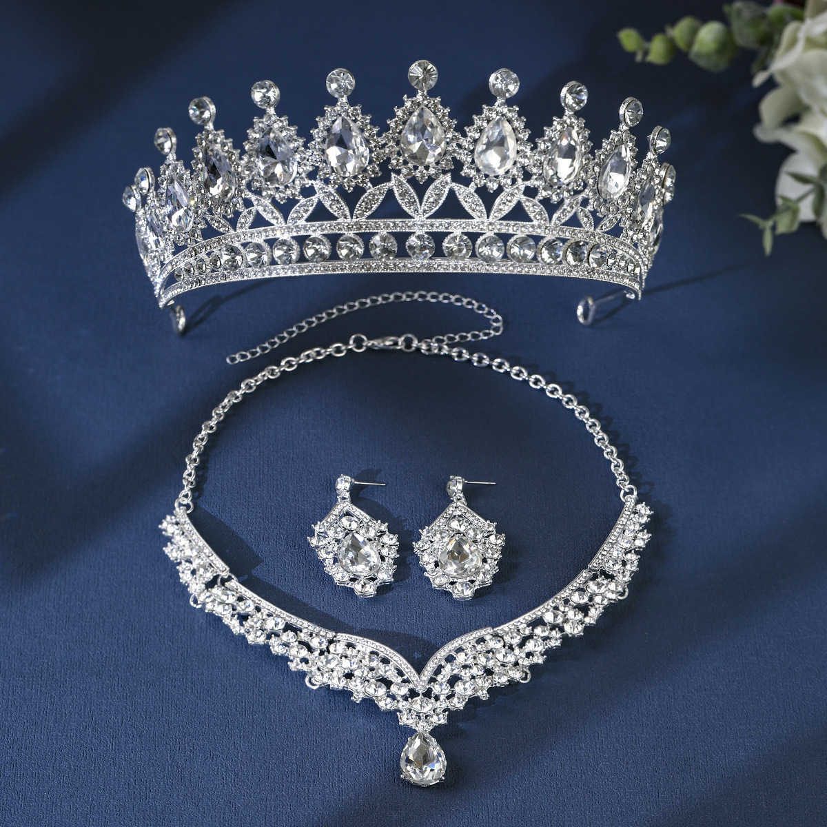 Wedding Accessories Crown Necklace Earring Set Luxury Ball Party Decoration Bridal Jewelry Three Piece Set W250312