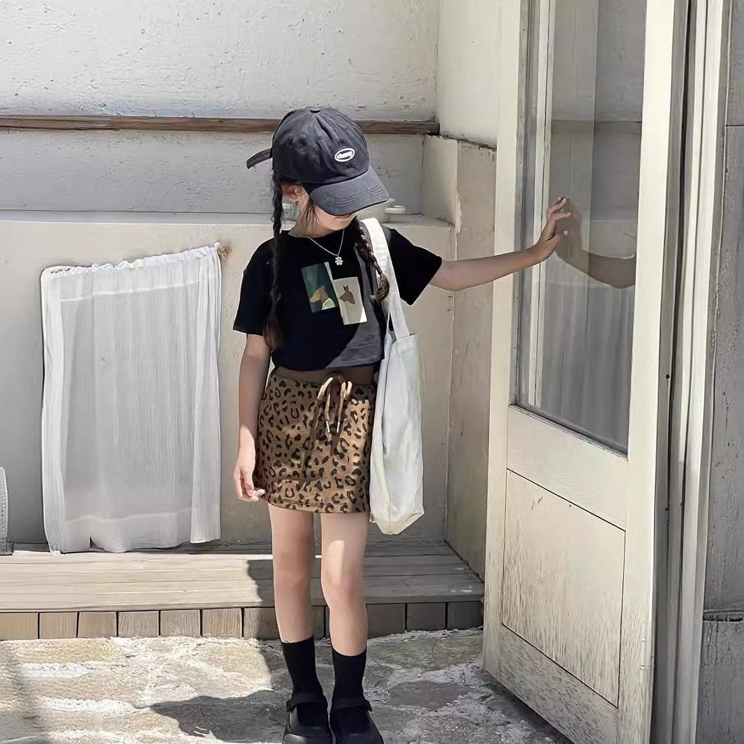 Ddmyshoesvip Top, Children's Summer Dress, Girls' Slimming T-shirt, Short Sleeve, Stylish Arc T-shirt