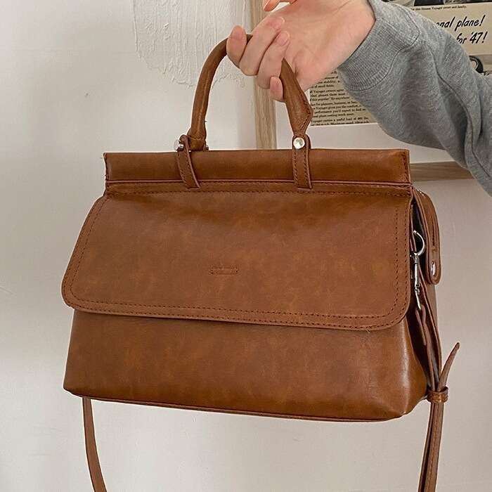 Women's Bags handbag New Trendy Versatile Postman Work Commuter Women's Large Capacity Texture Handheld Crossbody Bag