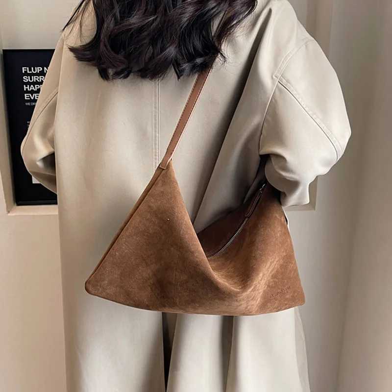 Dark Brown Suede Large Capacity Womens Shoulder Bag Stylish Tassel Designer Shopping Bag Strappy Handle Underarm Bag HandbagC250311