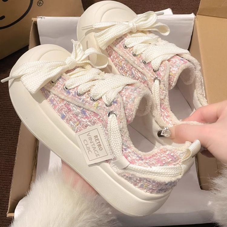 Small White Women S High End Skateboard Shoes With Niche Style Outdoor Design Multifunctional Thick Sole Big Head Bread 2025 Spring New Fashionable Sk