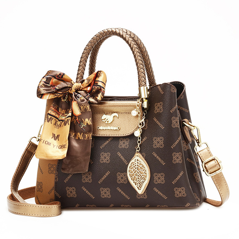 Women s 2025 New High end Fashion Designer Light Luxury Handbag Women s Casual Large Capacity Shoulder Bag High quality Crossbody Bag