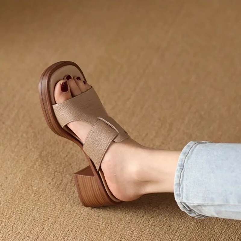2025 Sandals Handmade Vintage Square Toe Women Slippers Tuckle Strap Shoes New Lady Summer Beach Casual Pumps Q226