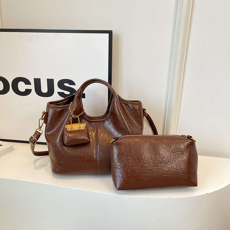 Women's Bags handbag Handbag autumn and winter high-end niche new fashionable texture soft leather crossbody casual commuting bag