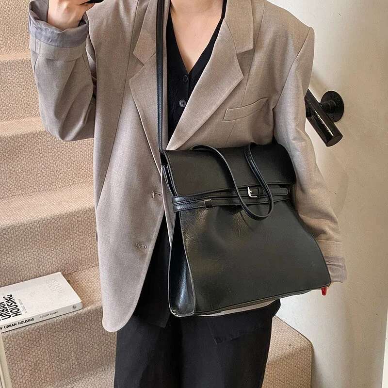LEFTSIDE Small PU Leather Shoulder Bag For Women 2024 Winter New Trend Y2k Simple Handbags And Purses Females Crossbody Bags