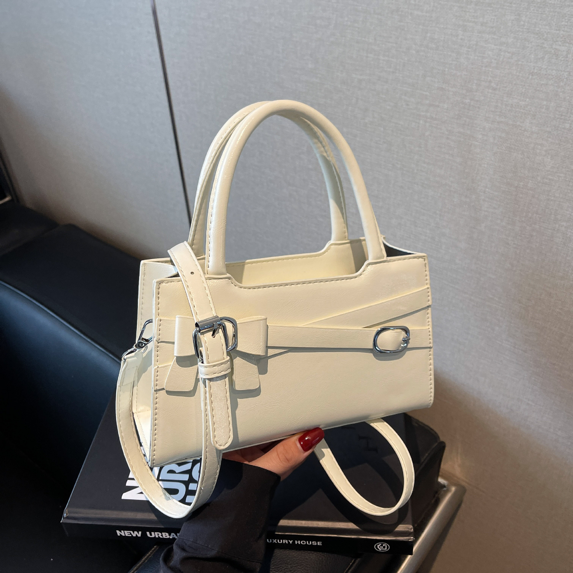 2025 Summer New High-end Practical Bag Women s Bow Fashion Designer Handbag Simple Solid Color Armpit Crossbody Bag Wallet Storage Bag Casual Saddle B