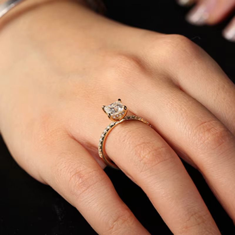 New Trend Fashional Customize Gold 1-5ct Moissanite Ring Engagement Diamond Ring for Woman