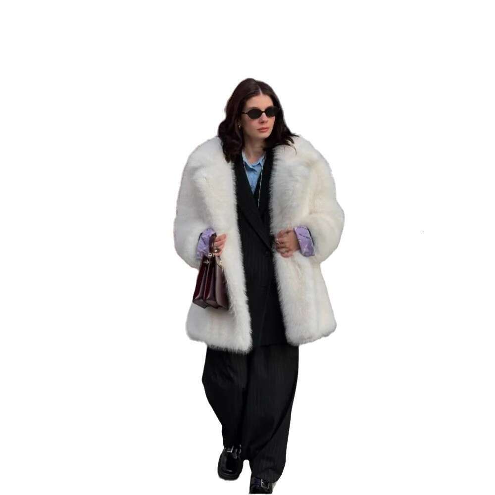 2024 Autumn/Winter Women's Coat With Elegant Loose Fur, Imitating Fox Fur And Plush, Suitable For Socialites
