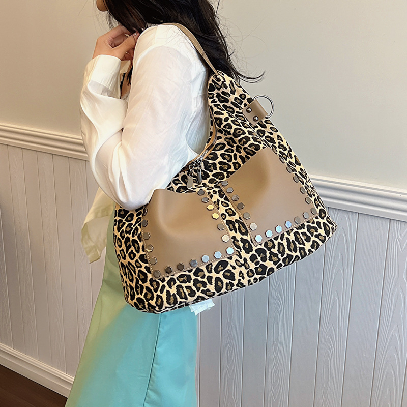 Women s Leopard Print Large Capacity Storage Bag Fashion Designer Trendy Handbag 2025 New Casual Single Shoulder Cross Armpit Bag Wallet Makeup Storag