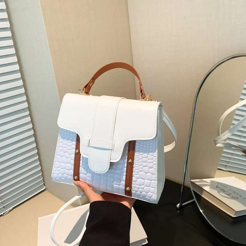 2025 New High Quality Women s Soft Shoulder Bag Crossbody Bag Fashion Designer Women s Handbag High Quality Leather Underarm Bag Light Luxury Wallet P