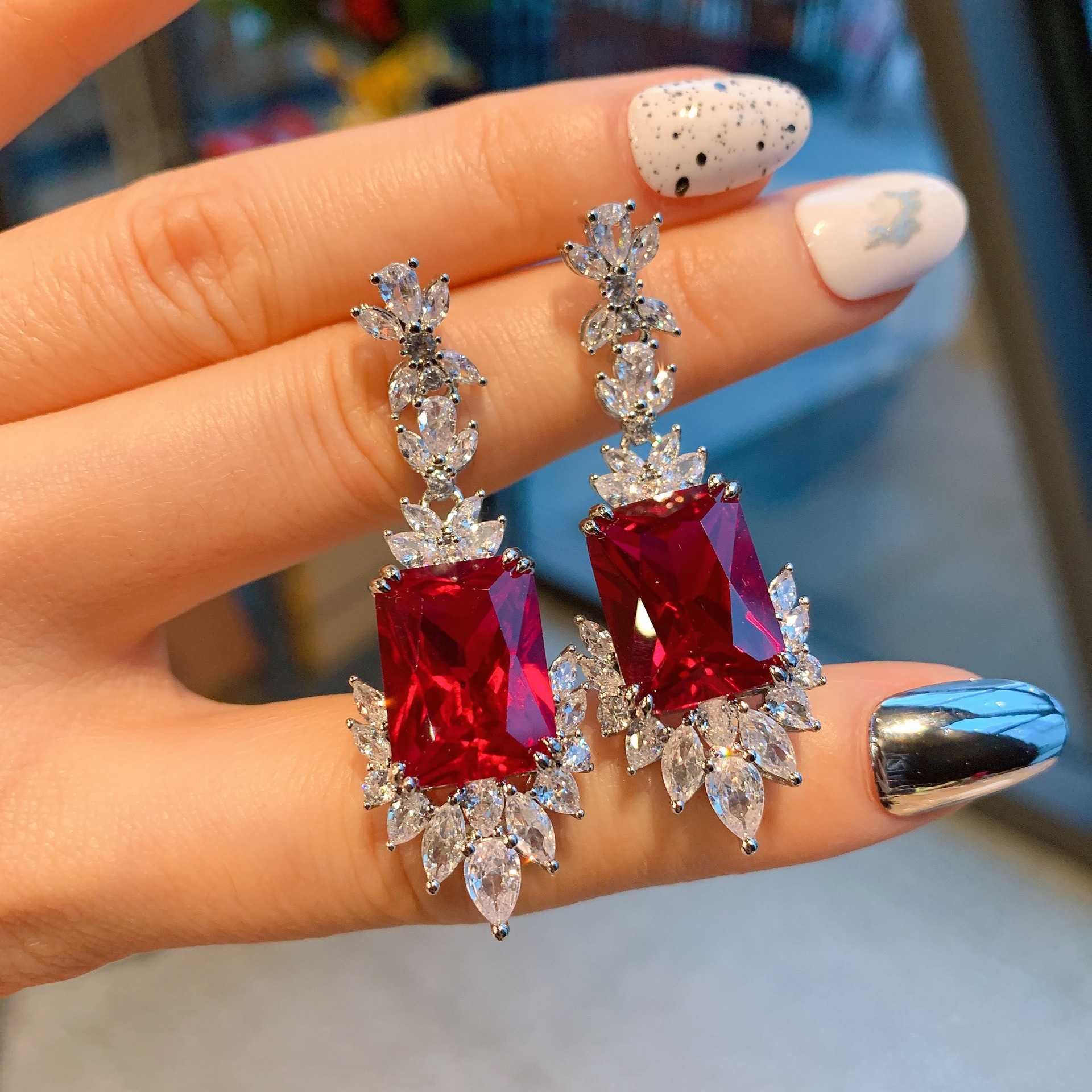 Zhuang Shengsheng Simulation Red Glass Ring Necklace Earnail Set Creative Full Diamond Luxury Set 12 * 16 W250312