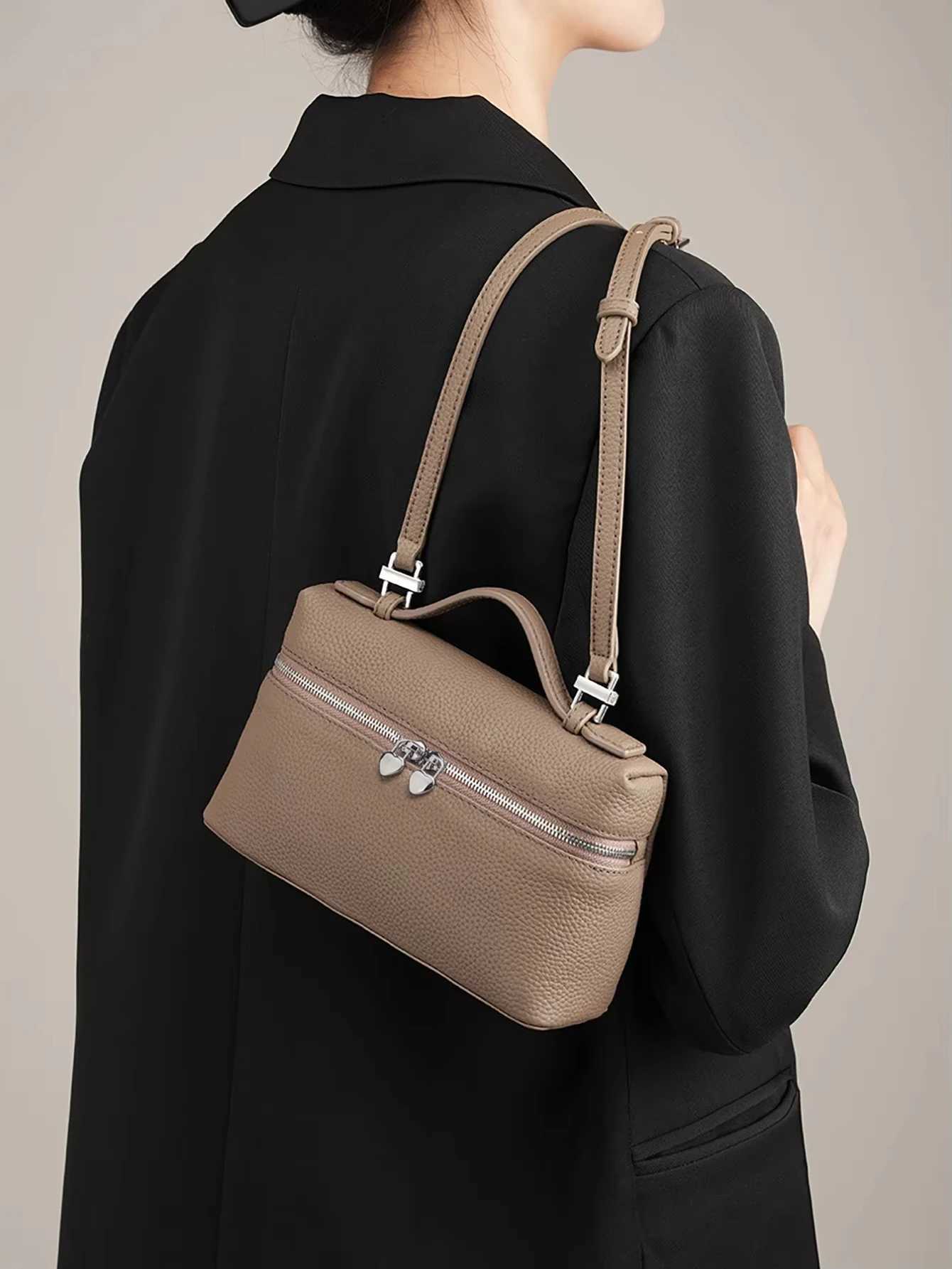 New Womens Handbags Large Capacity Shoulder Bags Fashion Small Crossbody Bags Hard Pu Leather Messenger Bags Handbags for WomenC250312