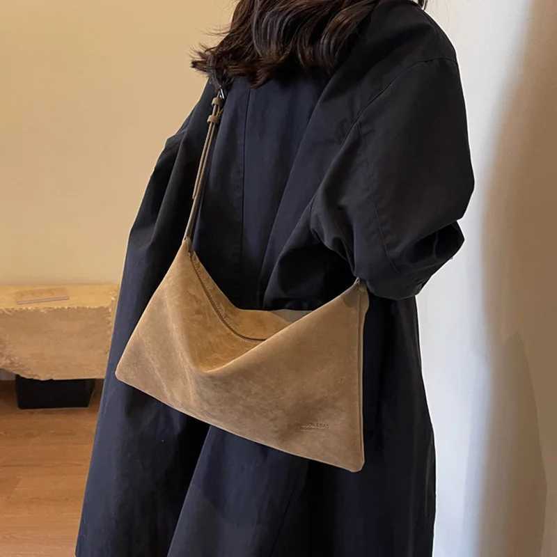 Dark Brown Suede Large Capacity Womens Shoulder Bag Stylish Tassel Designer Shopping Bag Strappy Handle Underarm Bag HandbagC250311