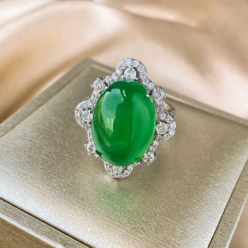 Zhuangsheng Copper Bottom Gold Plated Ice Seed Fluorescent Simulation Green Jade Essence Temperament Set 13 * 18-10 * 12 W250312