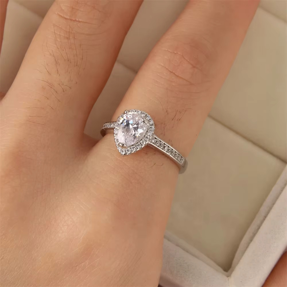 S925 Silver New Drop-Shaped Moissanite Ring Exquisite Drop-Shaped Zircon Fashion Female Romantic Luxury Jewelry Engagement Gift