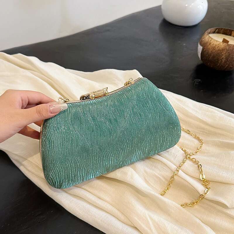 New Fashion Vintage Textured Clip-On Clutch Dinner For Events Chain Crossbody Shoulder Bag