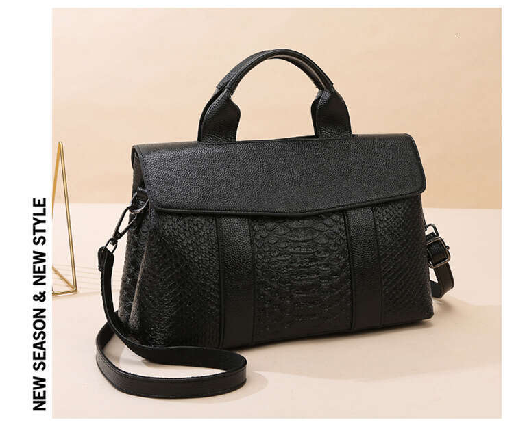 Women's Bags handbag New Tote Fashionable and Simple Large Capacity Temperament Mom's Bag Versatile Women's Handbag