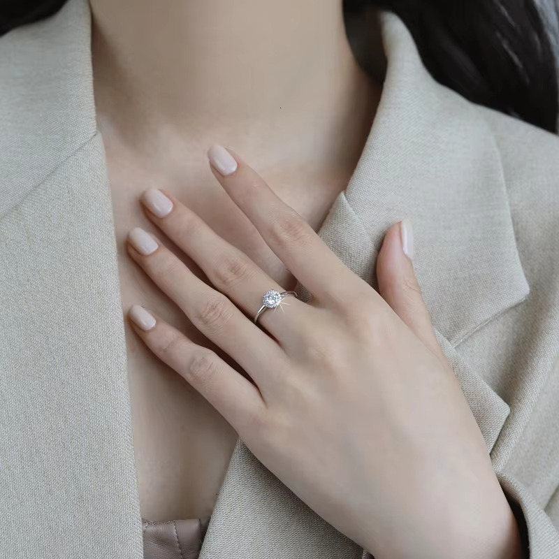 Wholesale 925 Silver Moissanite Engagement Rings for Women Engagement Wedding Moissanite Diamond Ring