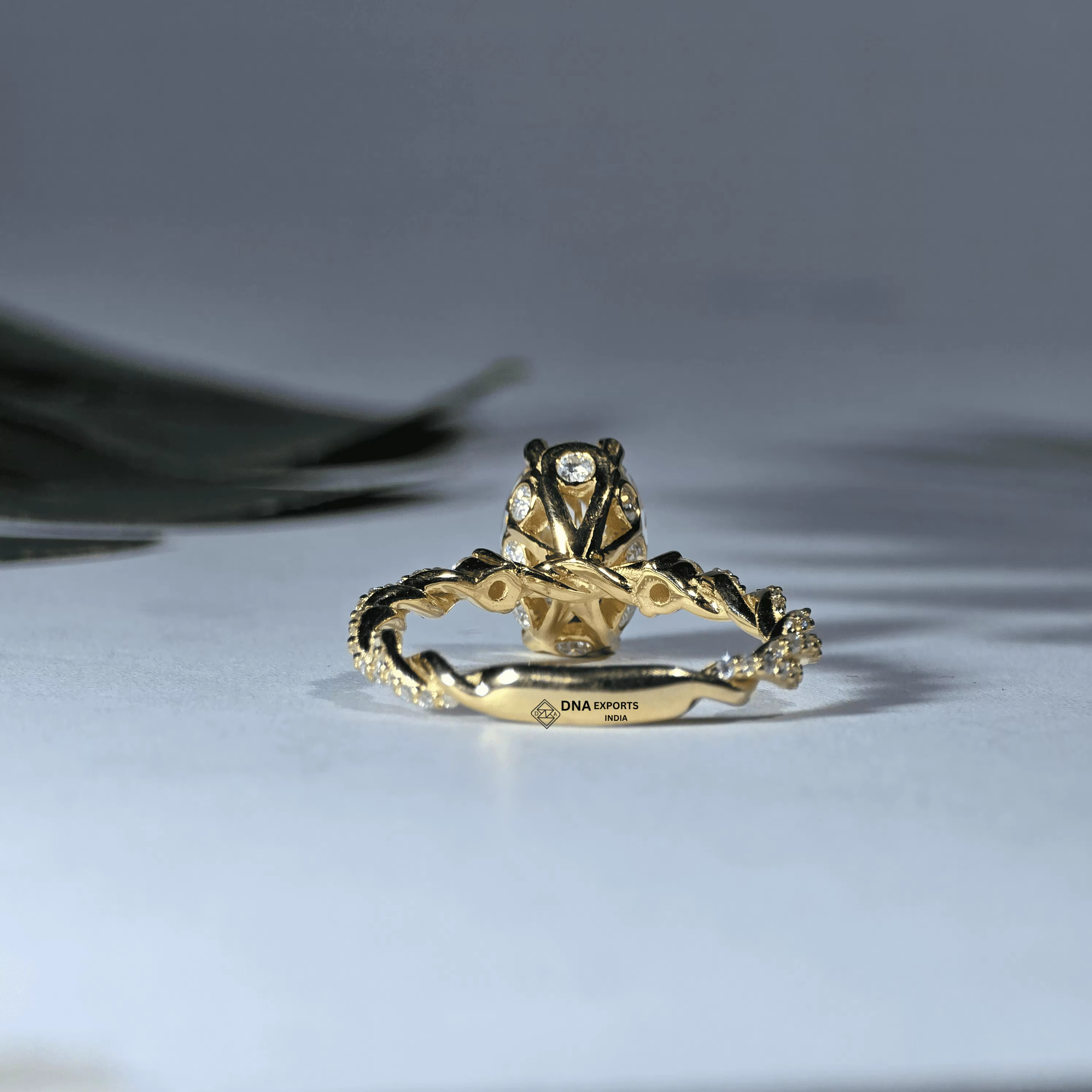 Best Quality Moissanite Oval Cut Wedding Ring Latest Design Multi-Stone Twisted Band Jewelry Gift at Best Price