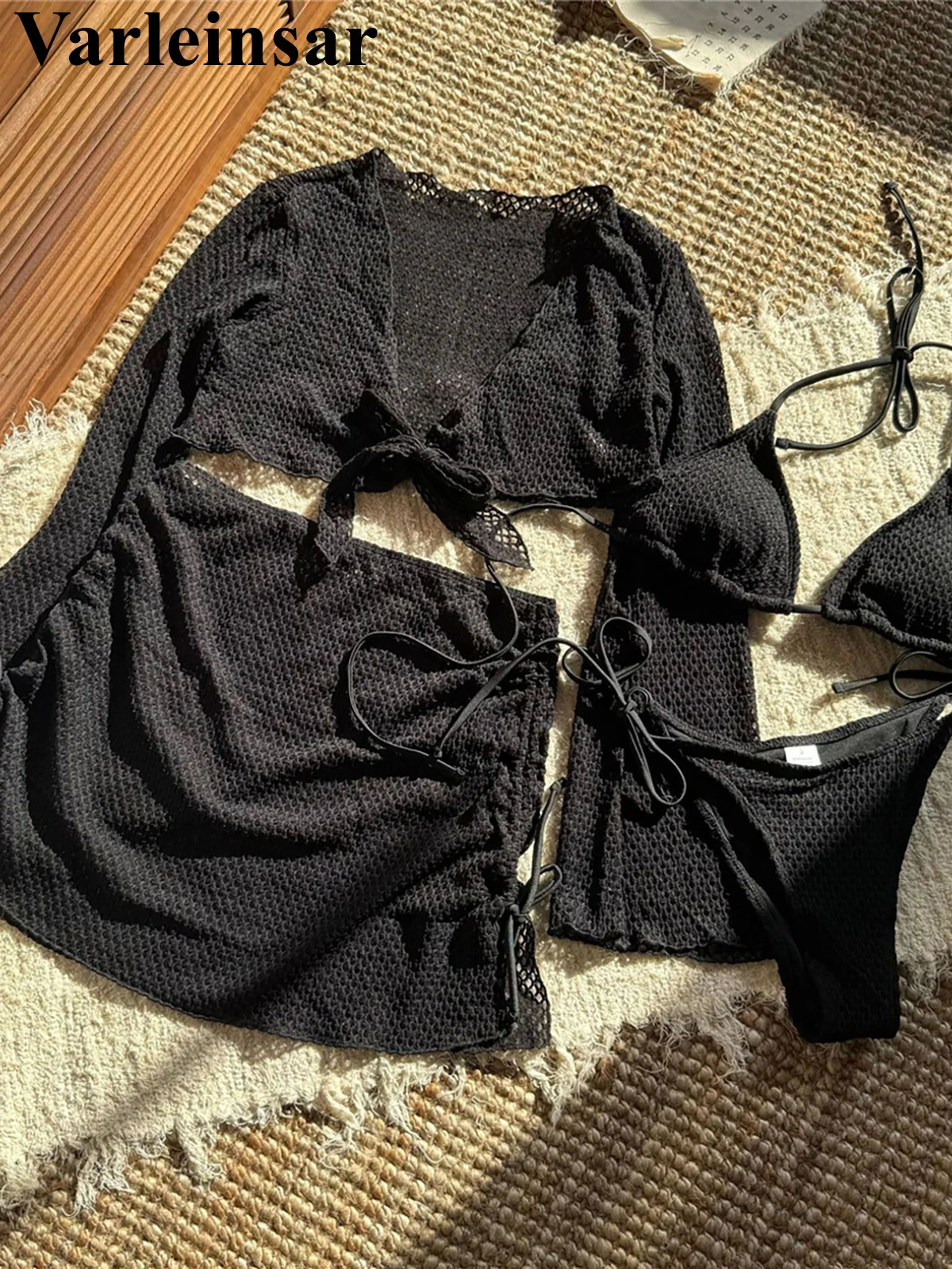 Long sleeved bikini womens swimsuit with shoulder straps four piece bathroom set V6358 250311