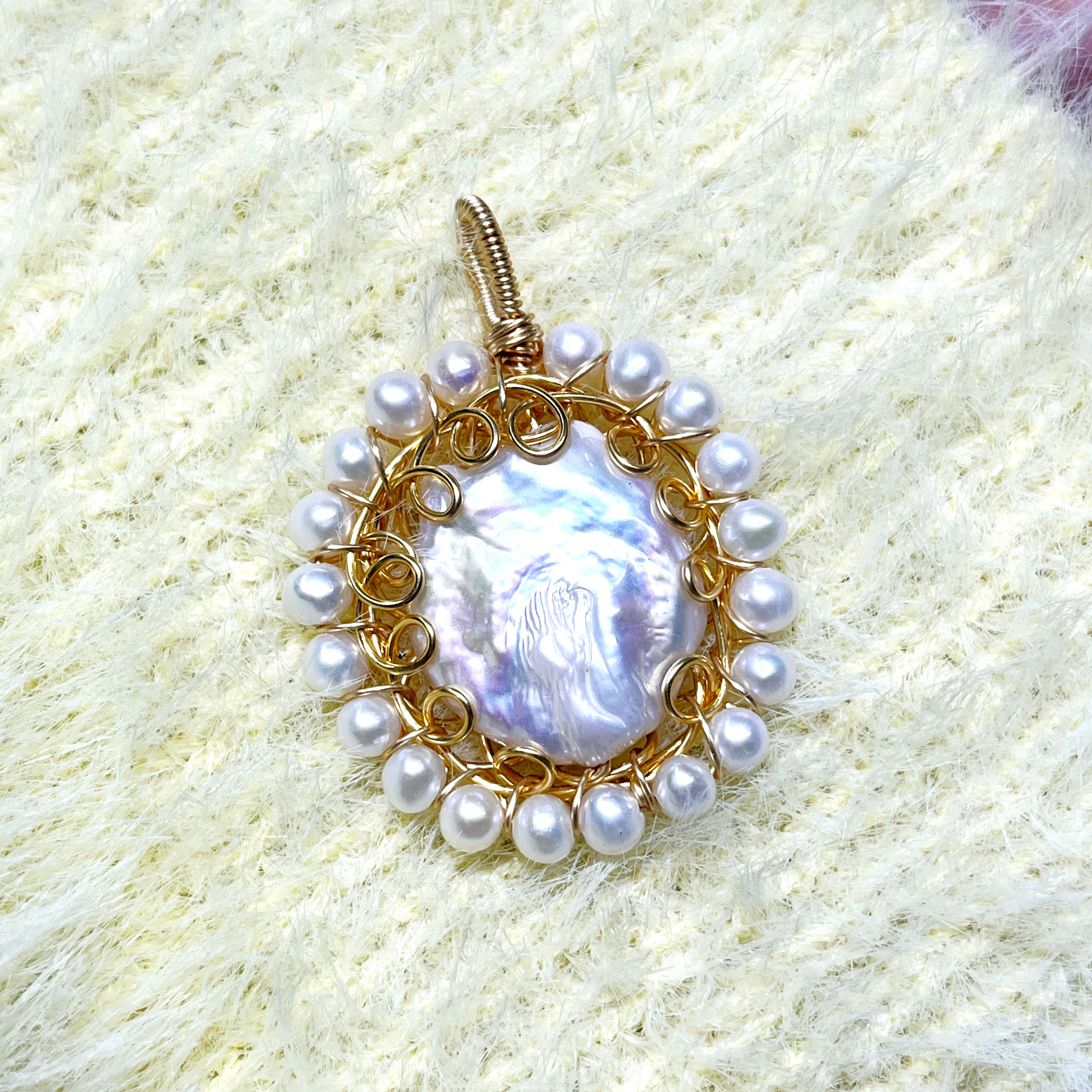 Elegant Natural Baroque Pearl Necklace with Unique Pendant Design