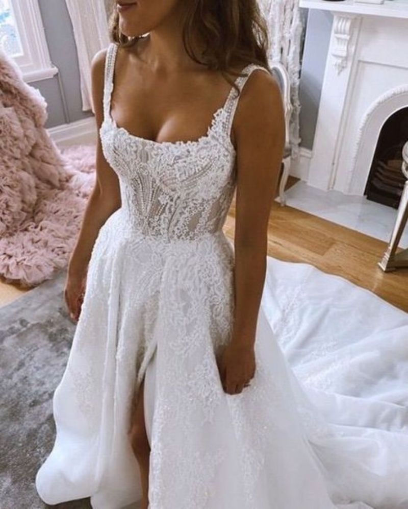 Front Slit Boho Wedding Dresses Lace Appliques Spaghetti Straps Backless Sexy A-Line Bridal Gown 2025 Sleeveless Court Train Beach Bride Dress
