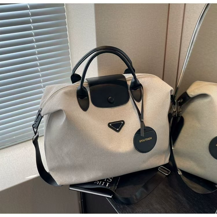 Free Shipping 2025S designer Women s Handbag New Fashionable Trendy Travel Large Capacity Crossbody Bag Portable Leisure Storage Bag Sports Fitness Ba