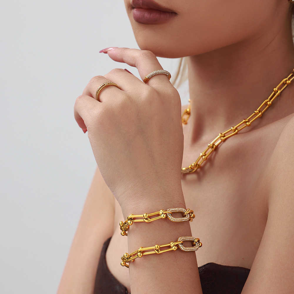Xinyixin Stainless Steel Zircon Horseshoe Buckle Necklace Bracelet Jewelry Set Heavy Industry Plated 18k Real Gold Jewelry W250312