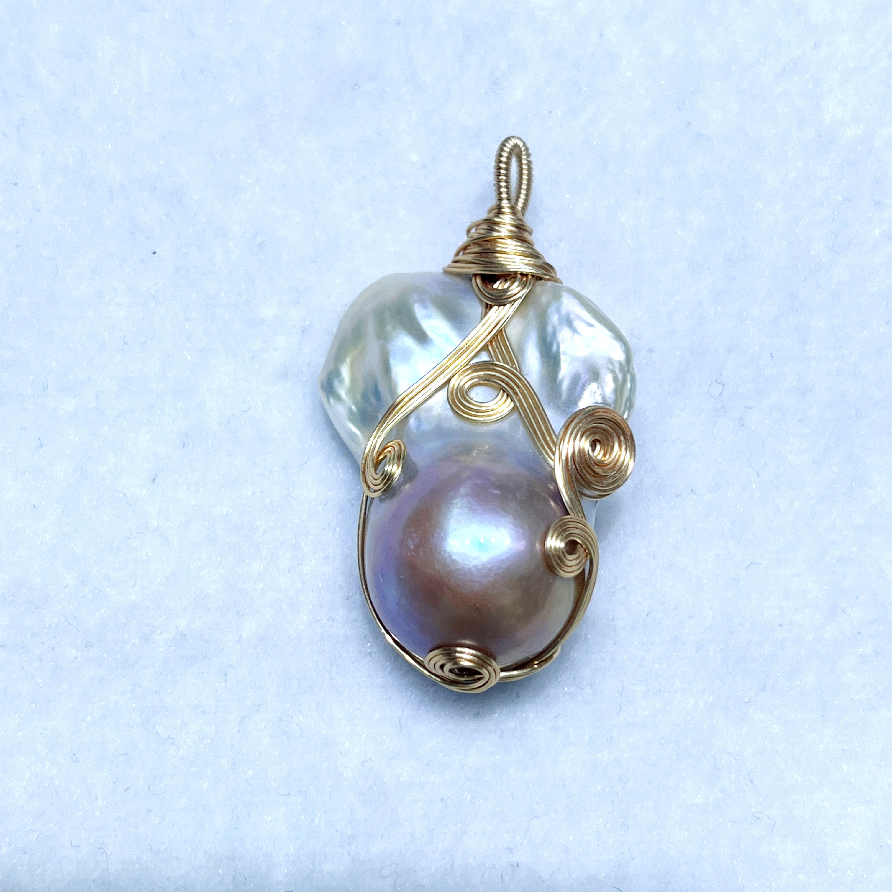 Elegant Baroque-Style Pearl Necklace & Charm Pendant Set - Timeless Elegance Jewelry