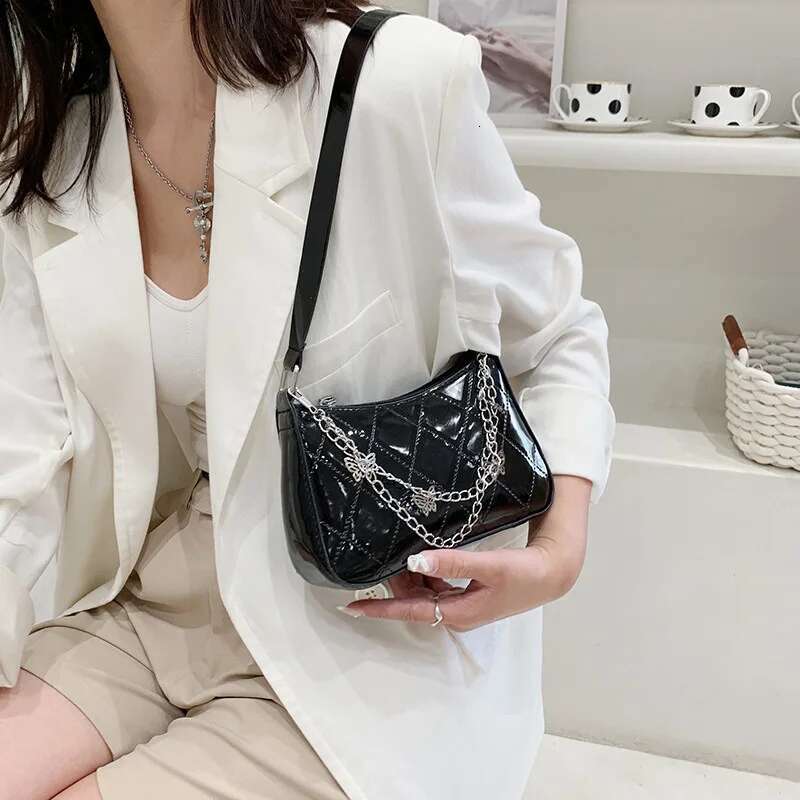 Women s Crossbody Bag Fashion Designer Trend Retro Butterfly Chain Handbag Casual Shoulder Bag High quality PU Waterproof Women s Armpit Bag Wallet Si