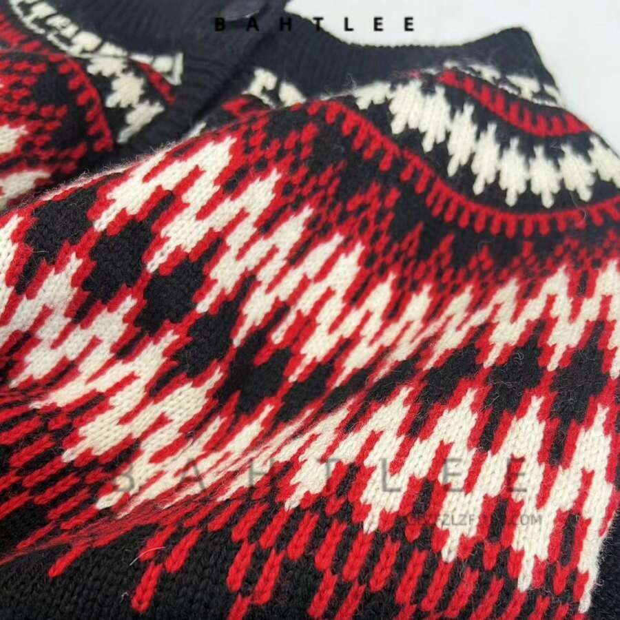 Autumn Winter Christmas British Style Basulan Wool Fel Island Contrasting Color Front And Back Two-Piece Cardigan Knitted Round Neck Sweater