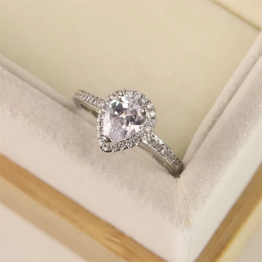 S925 Silver New Drop-Shaped Moissanite Ring Exquisite Drop-Shaped Zircon Fashion Female Romantic Luxury Jewelry Engagement Gift