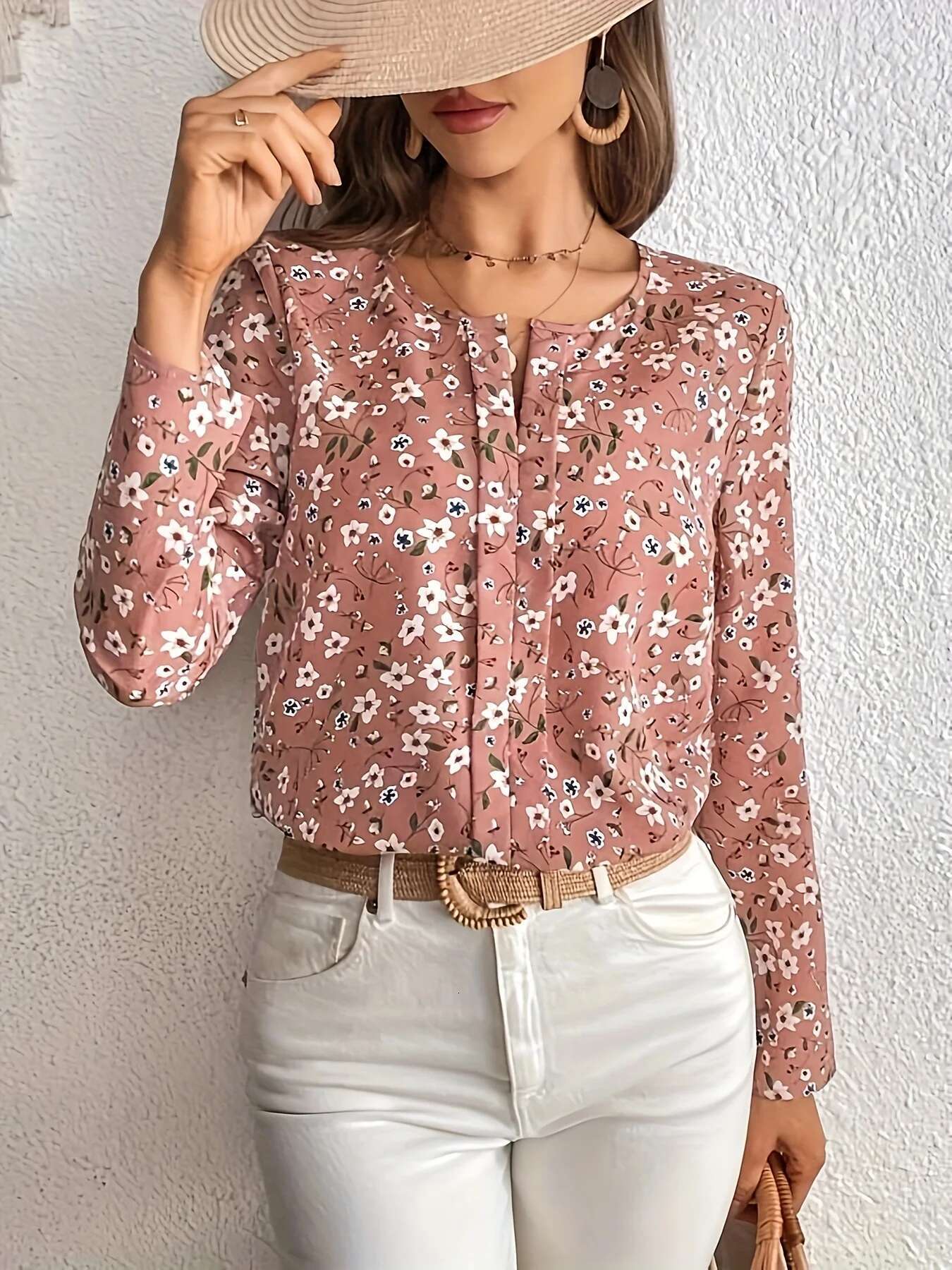 Spring Summer Women's Round Neck Long-Sleeved Casual Shirts, Light And Fashionable, Suitable For Everyday Wear