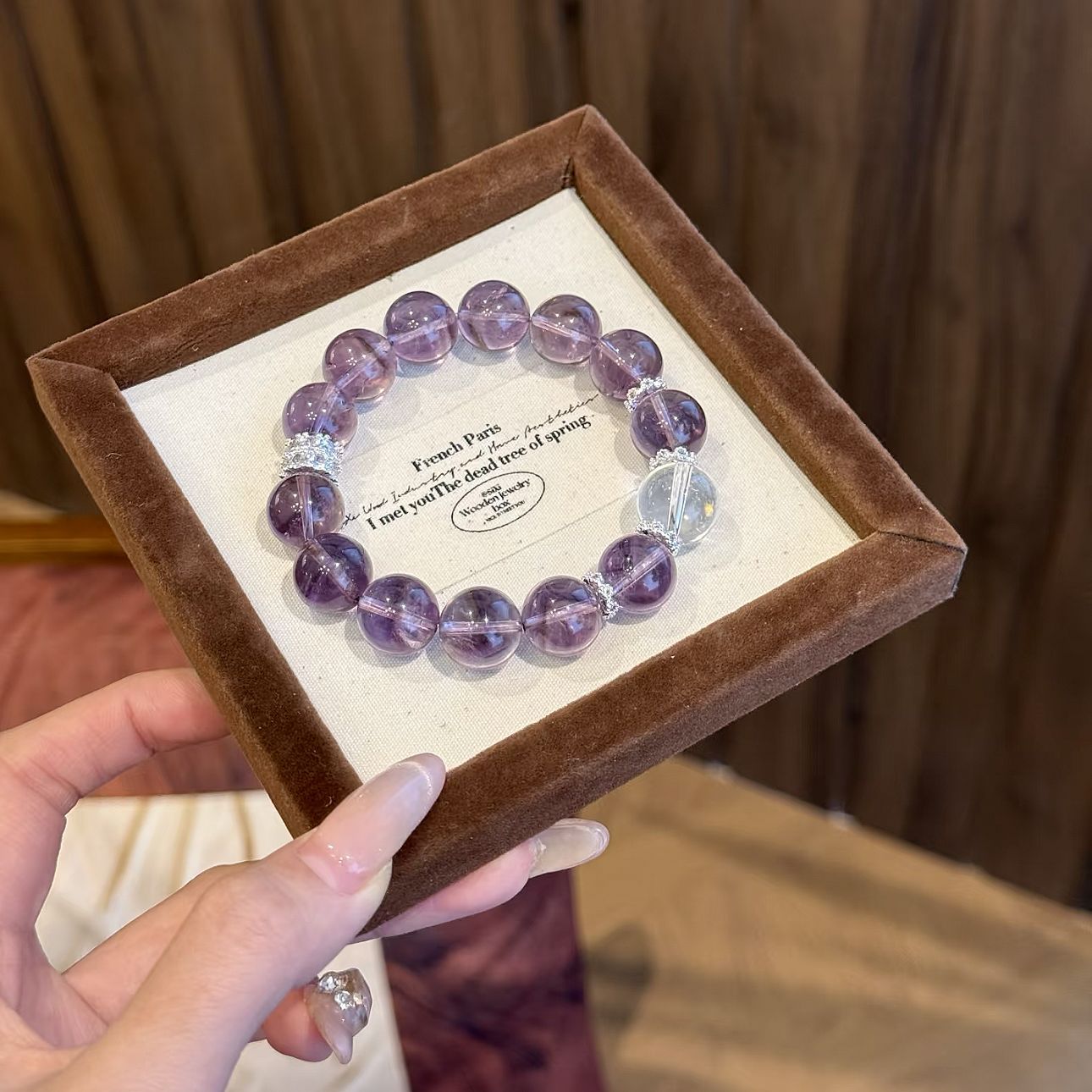 Natural white crystal amethyst bracelet to attract wealth and prosperity on the shore of the year bracelet