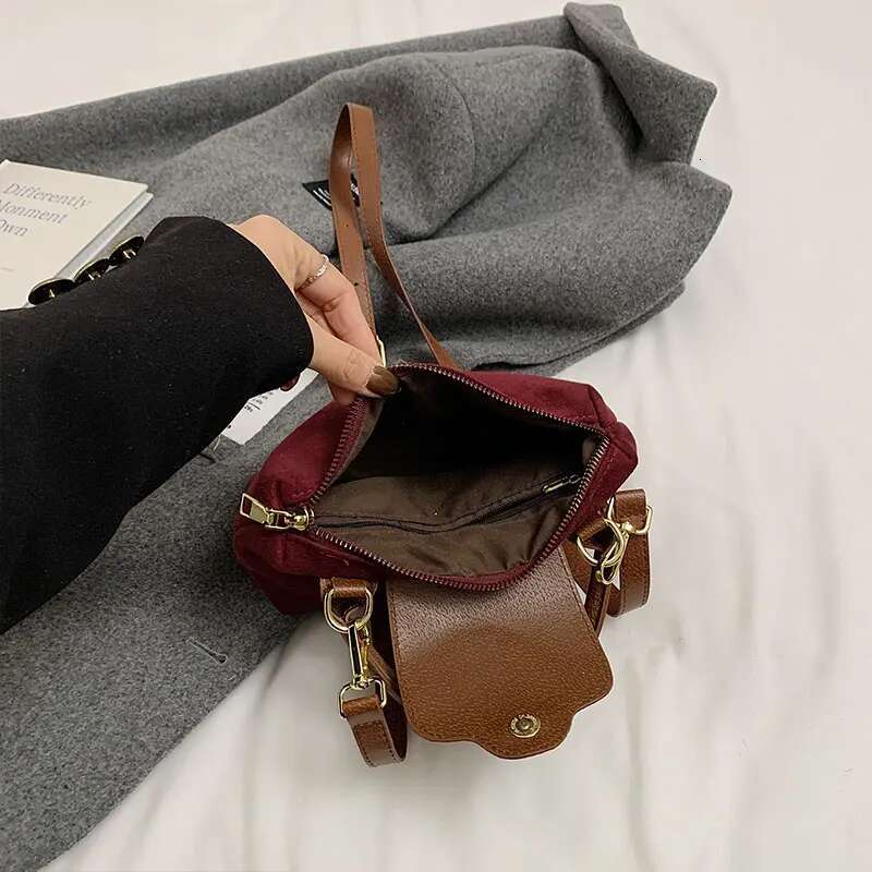 Fashionable Commuting Work, Minimalist And Casual Single-Shoulder Bag, Small Square Bag For Women