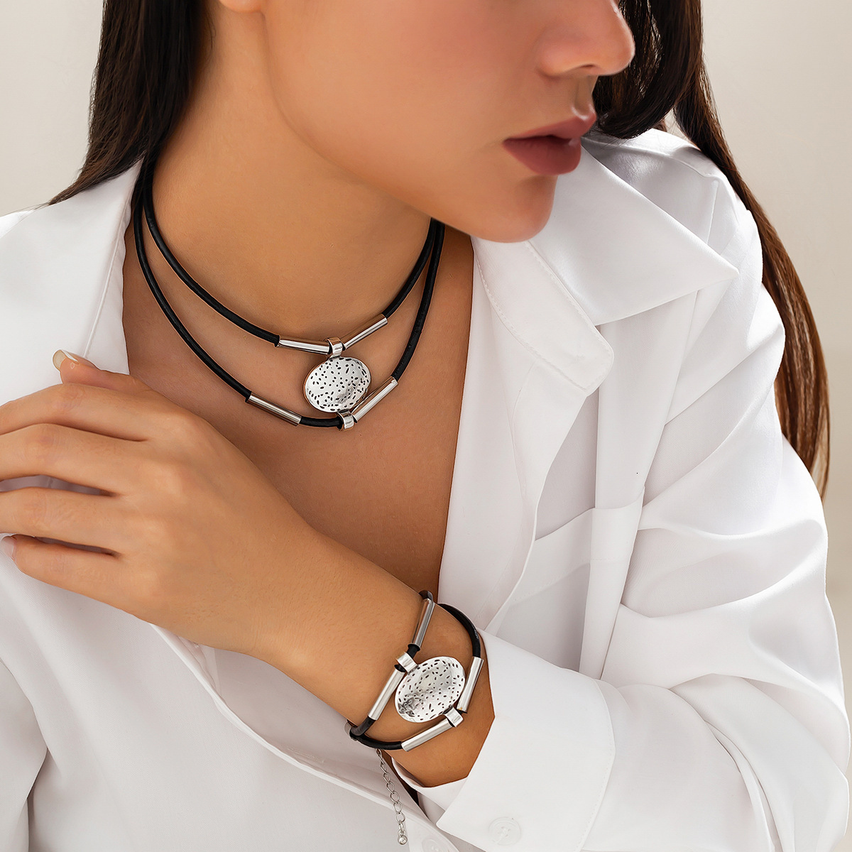 About Double Bend Necklace Retro National Relief Pendant Short Necklace Women's Jewelry
