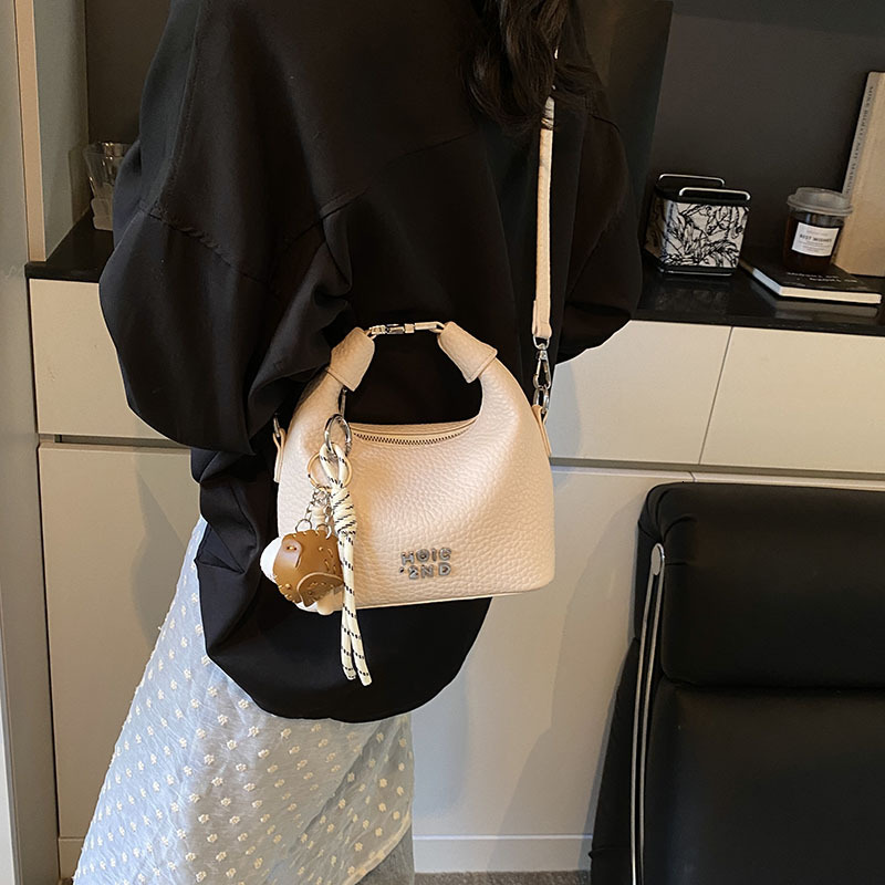 Ladies Summer Saddle Bag 2025 New Handheld Bull Horn Lazy Style Fashion Designer Handbag Trendy Multi Functional Light Luxury Crossbody Bag Wallet Sto
