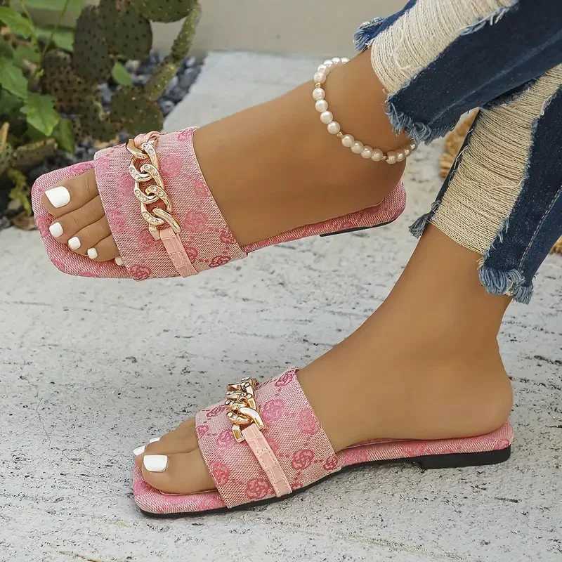 Womens Slide 2024 New Summer Flat Sandals Outdoor Sandals Trend Designer Womens Slide Large Size Slide Women Z250312