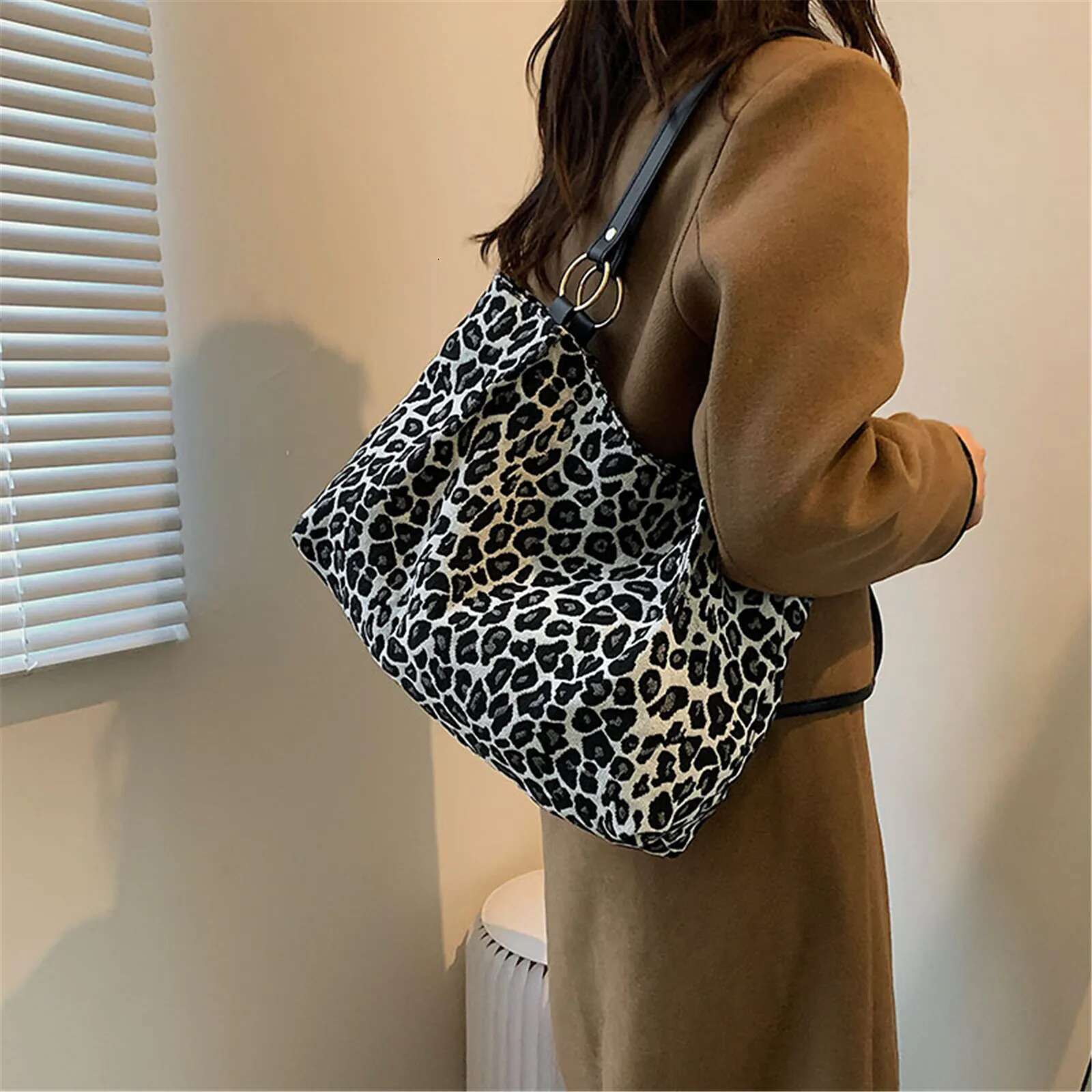 Oversized Leopard Print Women S Shoulder Bag Fashionable Designer Armpit Bag Trendy Large Capacity Retro Handbag Casual Crossbody Bag Shopping Bag Wal