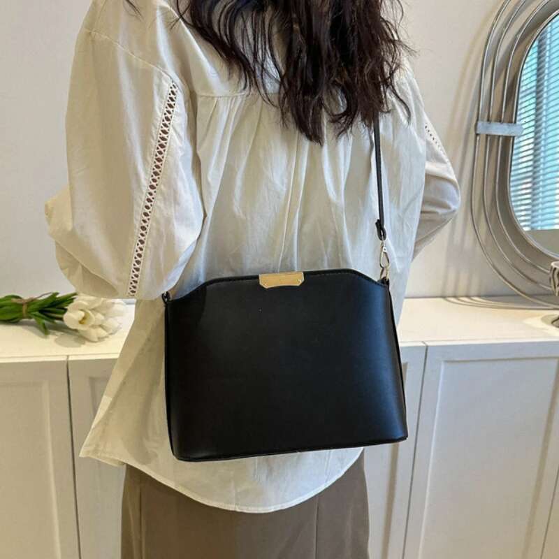 New Candy Color Women Messenger Casual Shell Shoulder Crossbody Bags Fashion Handbags Ladies Party Bag