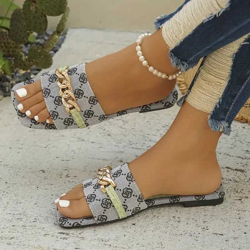 Womens Slide 2024 New Summer Flat Sandals Outdoor Sandals Trend Designer Womens Slide Large Size Slide Women Z250312